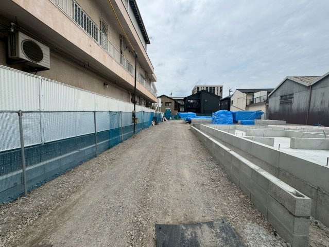 【前面道路含む現地写真】の画像
