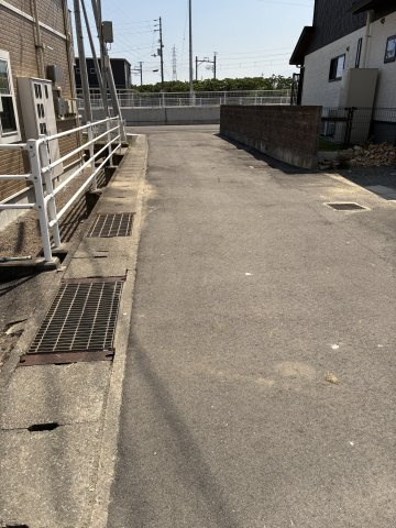 横水町　売土地の前面道路含む現地写真