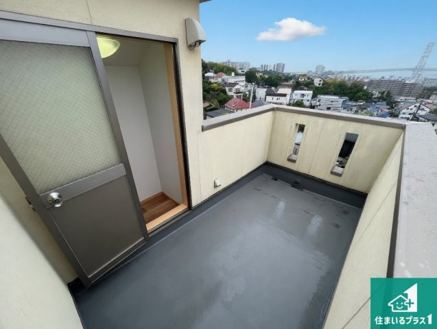 神戸市垂水区舞子坂　中古一戸建てのバルコニー|日当たりのよいバルコニー！お部屋が開放的に！