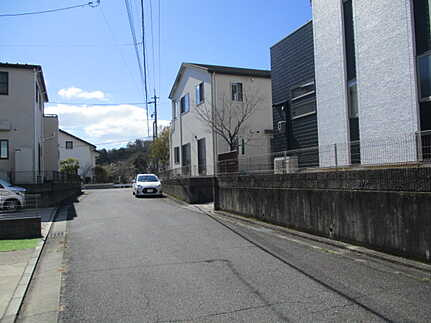 五日市町大字下河内の前面道路含む現地写真