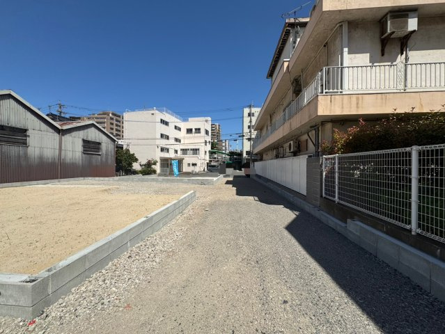 【前面道路含む現地写真】の画像