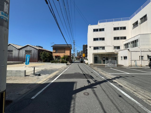 【前面道路含む現地写真】の画像