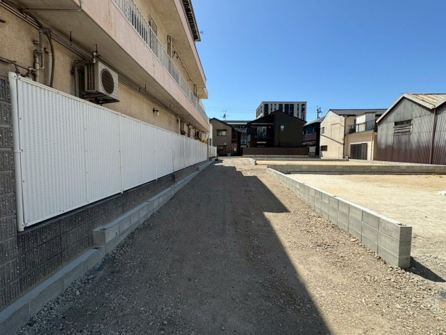 【前面道路含む現地写真】の画像