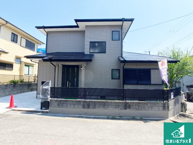 神戸市須磨区友が丘　中古一戸建ての外観|周辺は落ち着いた街並みの住宅地！子育てがしやすい住環境です！気になることがありましたら、お気軽にお問い合わせください！