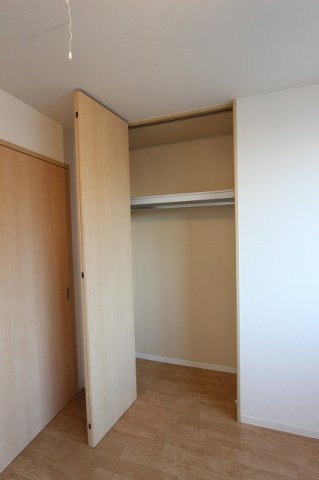 フォルクス・SLTの収納