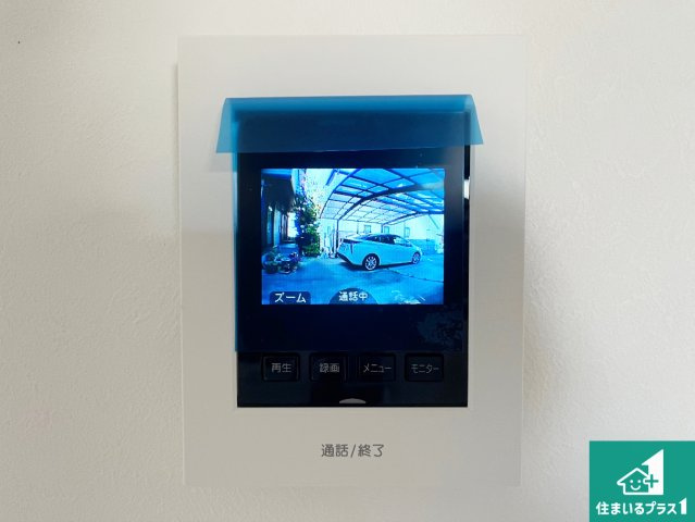 神戸市垂水区小束山本町　中古一戸建ての防犯設備|カラーモニターインターホン！声だけでなく来訪者の姿や顔がモニターで確認できるので、小さなお子様がいらっしゃるご家庭でも安心できます！
