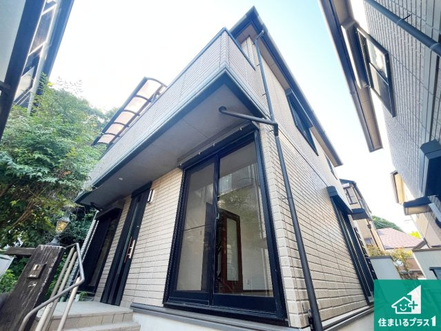 神戸市垂水区小束山本町　中古一戸建ての外観|周辺は落ち着いた街並みの住宅地！子育てがしやすい住環境です！気になることがありましたら、お気軽にお問い合わせください！
