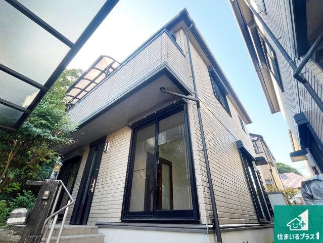 神戸市垂水区小束山本町　中古一戸建ての外観|周辺は落ち着いた街並みの住宅地！子育てがしやすい住環境です！気になることがありましたら、お気軽にお問い合わせください！
