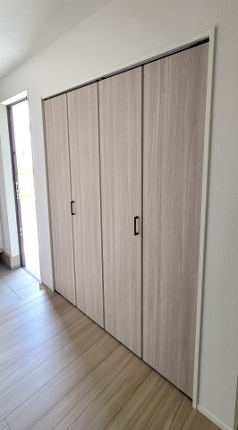 富士市中里の新築一戸建の玄関