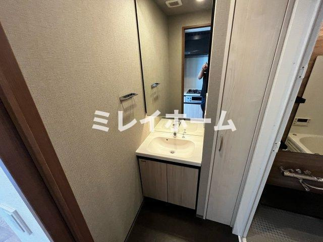 プライマル西蒲田の独立洗面台|同建物内別のお部屋の参考写真になります。