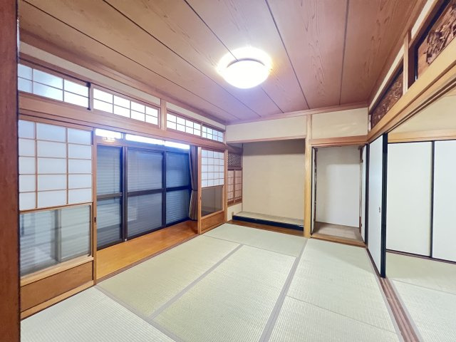 桜井市朝倉台西５丁目の和室|和室6帖　床の間や仏間もあります。