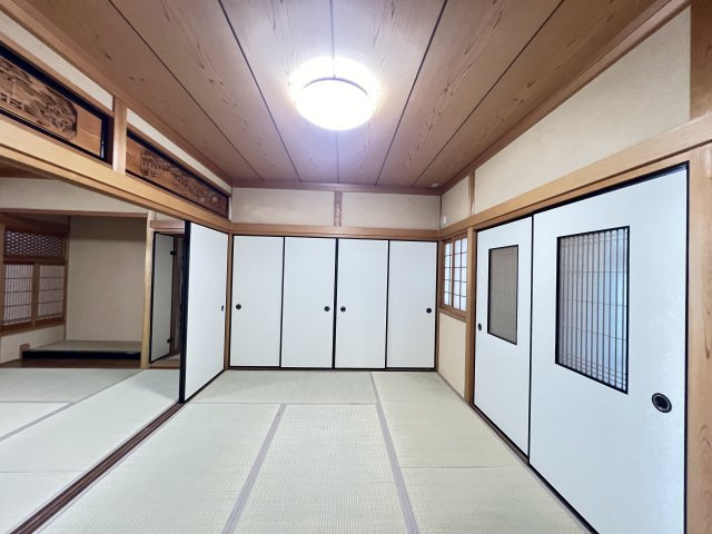 桜井市朝倉台西５丁目の和室|和室6帖　押し入れ収納付き