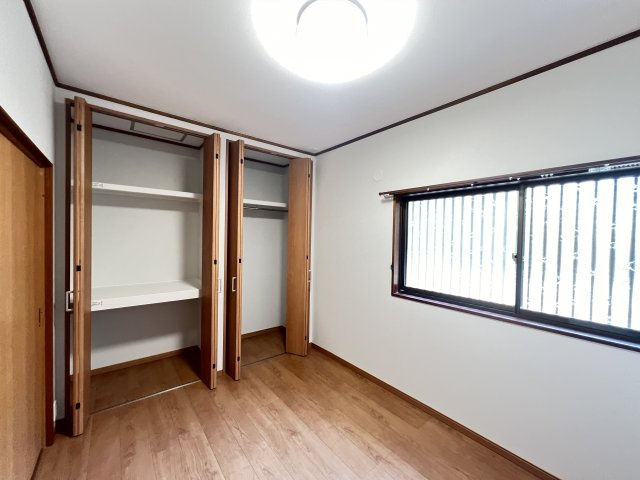 桜井市朝倉台西５丁目の洋室|洋室5帖　クローゼット付き