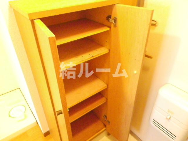豊島区池袋本町１丁目の賃貸マンションの玄関