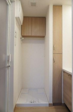 【設備】 | ルーブル都立家政六番館 | 室内洗濯機置き場。