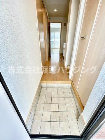 シャロル東園田の玄関