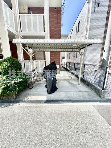 シャロル東園田の駐車場