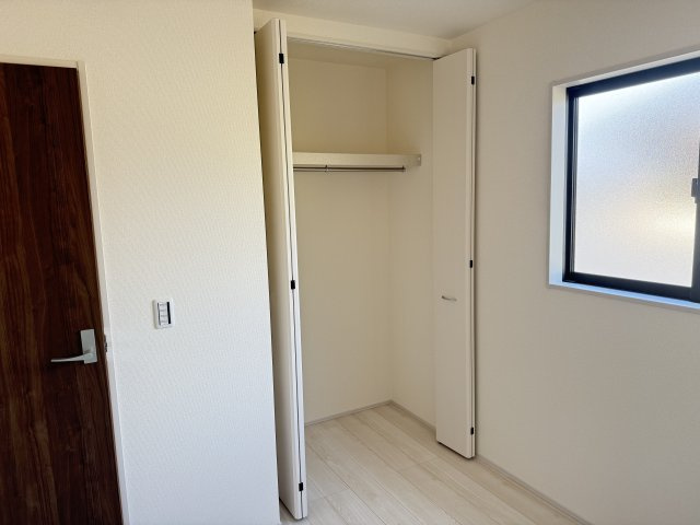 リーブルガーデンＳ渋川渋川第５　１号棟の収納|２階洋室２収納です