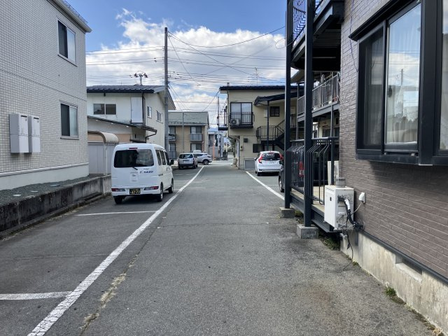 ポプラ荘の駐車場
