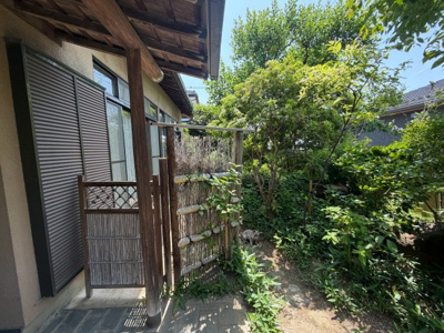【庭】 | 桐生市相生町5丁目　IHキッチン　6LDK