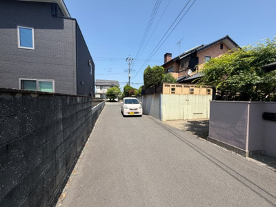 【前面道路含む現地写真】 | 桐生市相生町5丁目　IHキッチン　6LDK