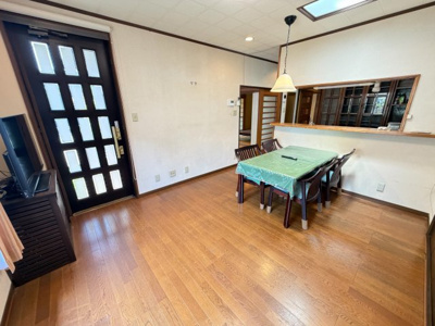 【居間・リビング】 | 桐生市相生町5丁目　IHキッチン　6LDK