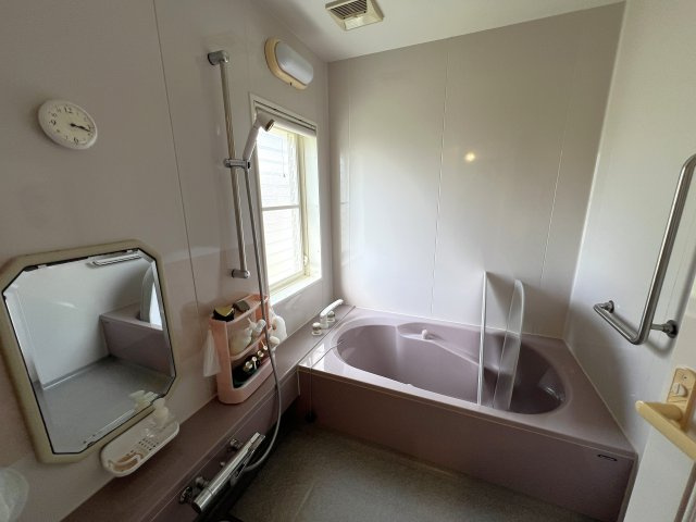 勝田郡奈義町中古住宅　4LDK＋S＋倉庫の浴室
