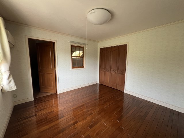 勝田郡奈義町中古住宅　4LDK＋S＋倉庫の洋室|2F　洋室8畳