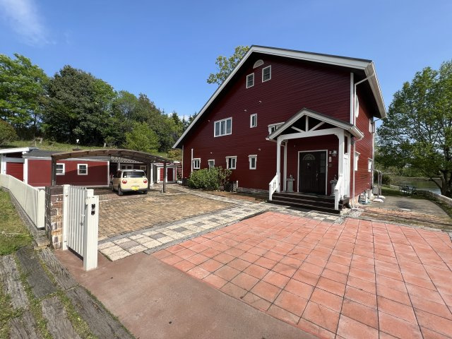 勝田郡奈義町中古住宅　4LDK＋S＋倉庫の外観
