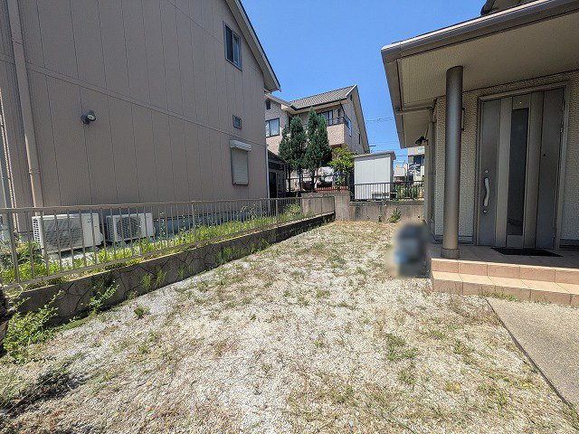 花野路一丁目17番1号（C-28）の庭