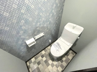 【トイレ】 | マリンシャトウ山海 | 清潔感あふれる機能的なトイレです。温水洗浄便座付きで毎日を快適に過ごせます。