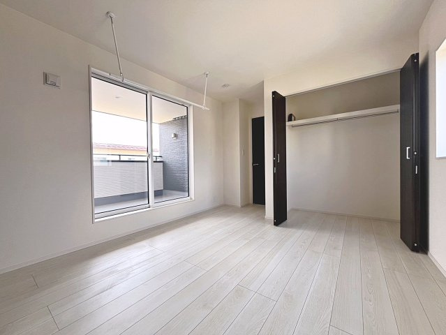 新築戸建・新築建売　福島市笹谷道場　笹谷小・信陵中の洋室|7.3帖の洋室は広々としておりご夫婦の主寝室としておすすめです！