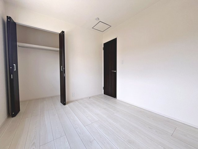 新築戸建・新築建売　福島市笹谷道場　笹谷小・信陵中の洋室|全居室収納完備！収納が多いとお部屋もスッキリします！