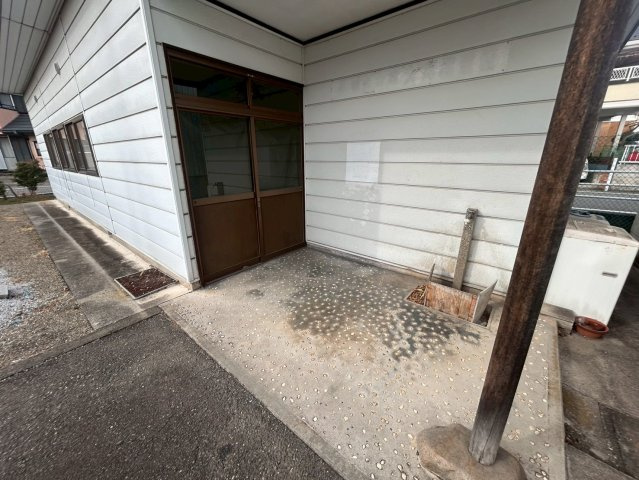 高崎市箕郷町上芝797番地4の玄関