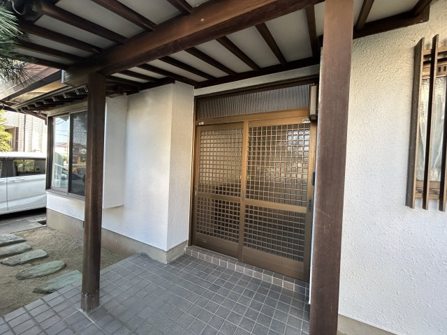 阿南市那賀川町中島中古戸建の玄関