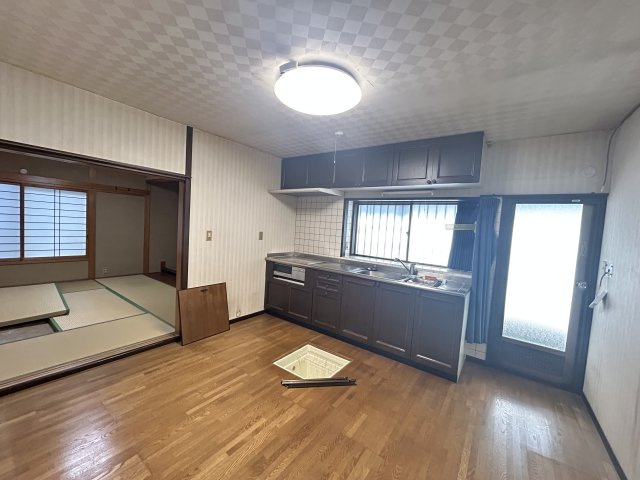 阿南市那賀川町中島中古戸建の居間・リビング
