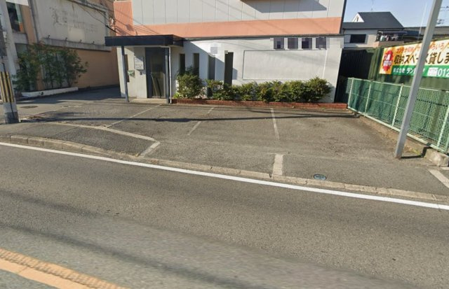 羽曳野市西浦　貸店舗の駐車場