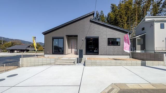 三養基郡みやき町大字簑原の新築一戸建の駐車場| 