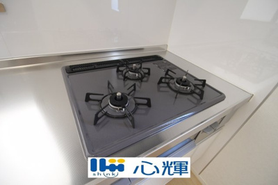 【キッチン】 | クレイドルガーデン宇部市昭和町第２（１号棟） | ガスコンロ（都市ガス用）です。