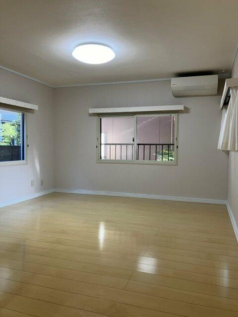 南小岩戸建の洋室