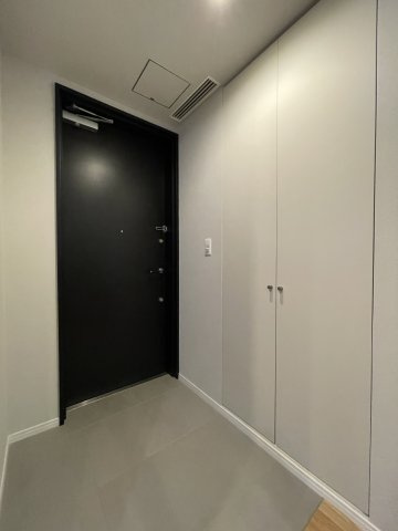 ★仲介手数料半額★Park Court Geo Nagatacho （新規フルリノベーション済み）の玄関