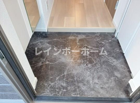 クルタ ラプシの玄関