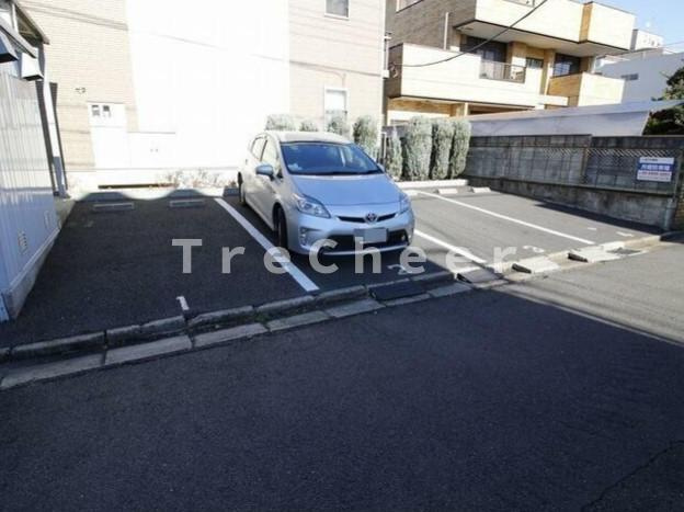 アムールCATS(アムールキャッツ)の駐車場