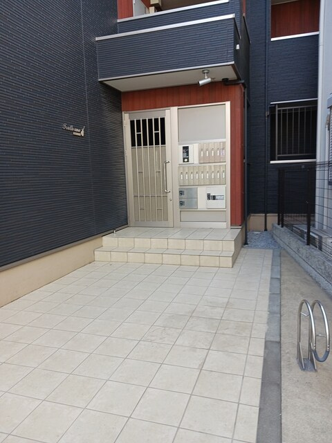 トゥルース　ワンのエントランス