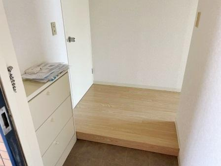 エムハイツの玄関