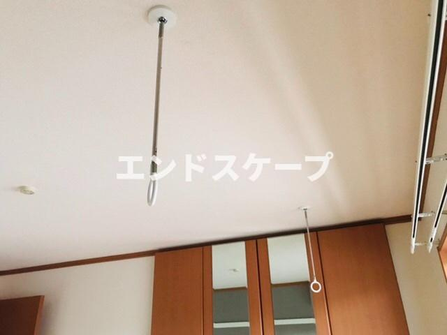 ライブリーコートの設備|西洋室室内物干し
高崎、前橋のお部屋探しはエンドスケープまで！お客様の理想お聞かせ下さい♪