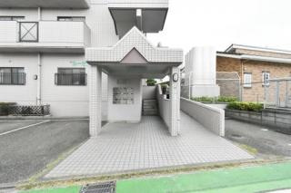 福岡市早良区南庄３丁目の賃貸マンションのエントランス