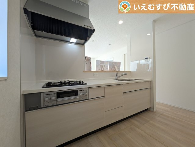 Cradle garden　吉見町東野第20のキッチン|機能性収納性に溢れるキッチン
収納もたっぷり付いていてすっきり片付く！毎日楽しくお料理が出来そうです！