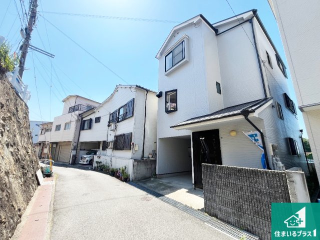 神戸市垂水区美山台　中古一戸建ての前面道路含む現地写真|車通りの少ない前面道路！お子様がいらっしゃるご家族でも安心！