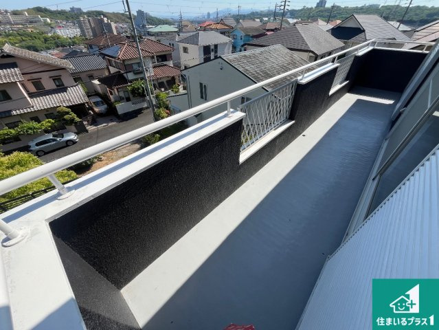 神戸市垂水区つつじが丘　中古一戸建てのバルコニー|ワイドバルコニーは洗濯物を干すスペースが広いのでご家族が多くても安心！